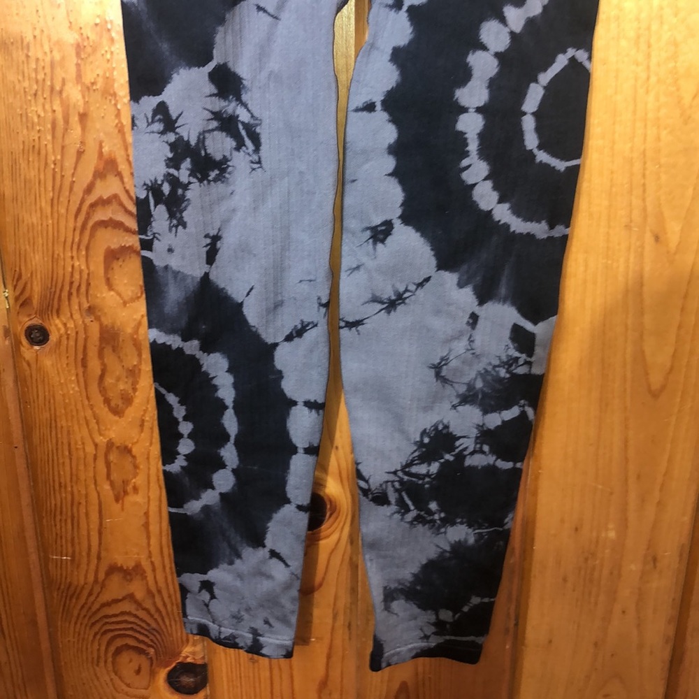 Victoria’s Secret Pink Tie Dye Seamless High Waist Leggings size XS workout pant - Picture 7 of 14